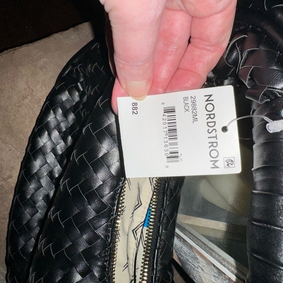 MODA LUXE-Woven Circle Shoulder bag-Black-NWT-Retail $100 - Picture 11 of 11